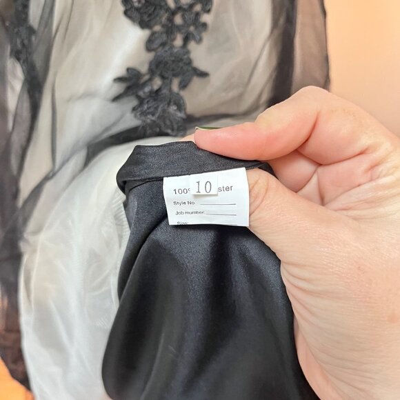 Snowskite Women's Black Lace Applique Tulle Long Formal Evening Dress - Size 10 - Picture 10 of 10